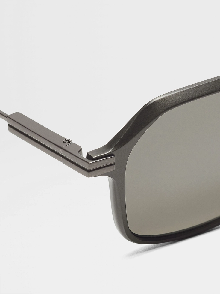 Grey Aluminum and Metal Sunglasses