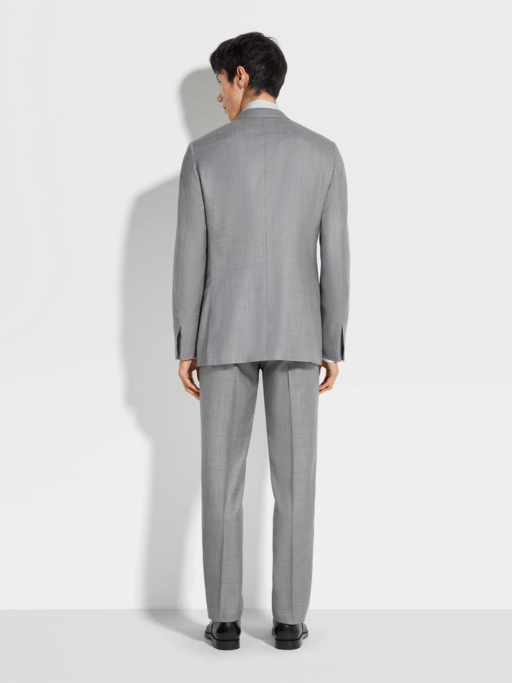 Light Grey Oasi Cashmere Suit Light Grey Oasi Cashmere Suit