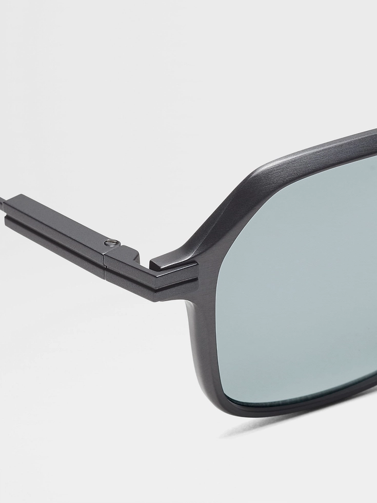 Navy Blue Aluminum and Metal Sunglasses